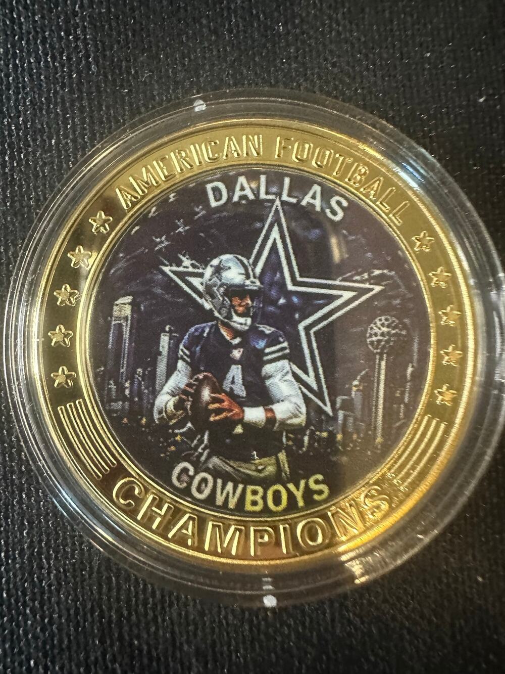 Dallas Cowboys 1 oz Collectible Coin Football Helmet NFL Fan Collectible